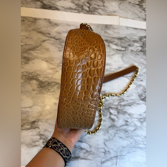 100% leather, Crocodile embossed 🐊 Brown Embossed Crossbody Bag by Talbots - Picture 6 of 12